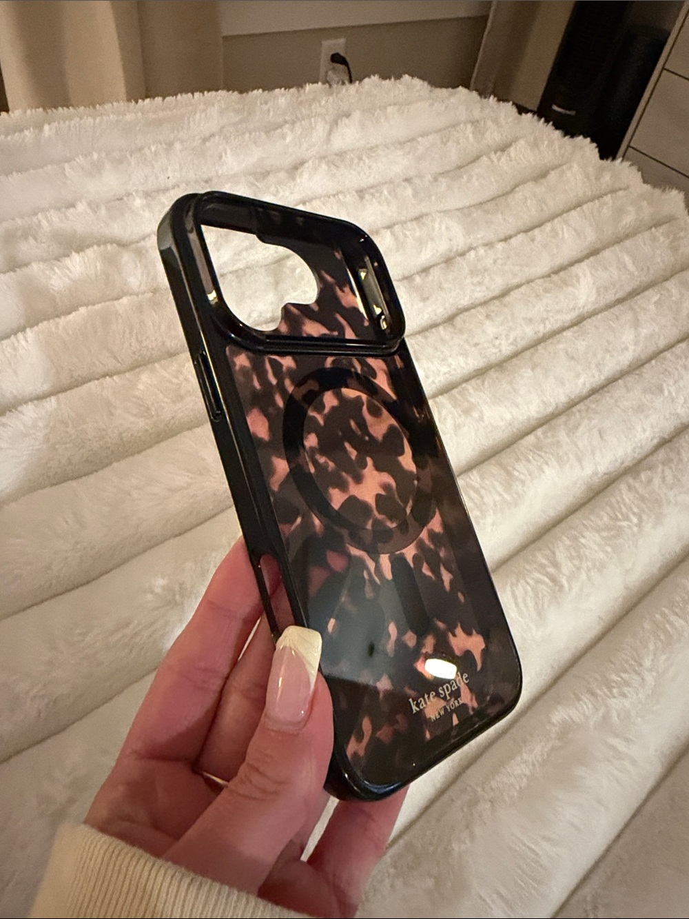 kate spade Tortoiseshell Phone Case - Brown & Black 17 pro max - Picture 3 of 3